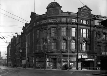 Uitzicht op Turners fotografiestudio en winkel op Blackett Street, Newcastle upon Tyne, februari 1950